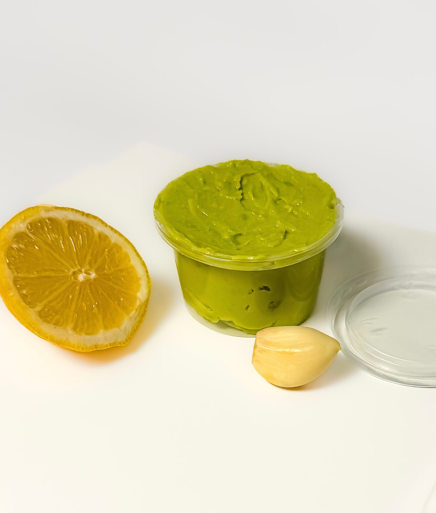 Pasta z awokado i czosnkiem